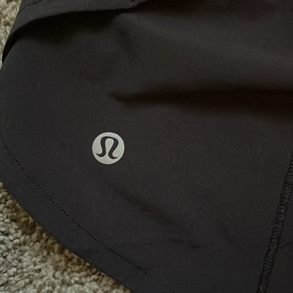 Lululemon Speed Up Mid Rise Lined Shorts 4” size 6 Black Excellent Condition - Picture 4 of 4